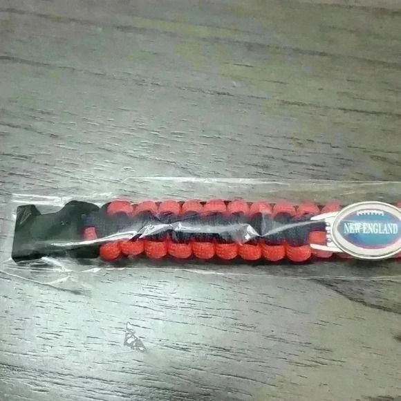 New England Paracord Bracelet - Picture 2 of 3